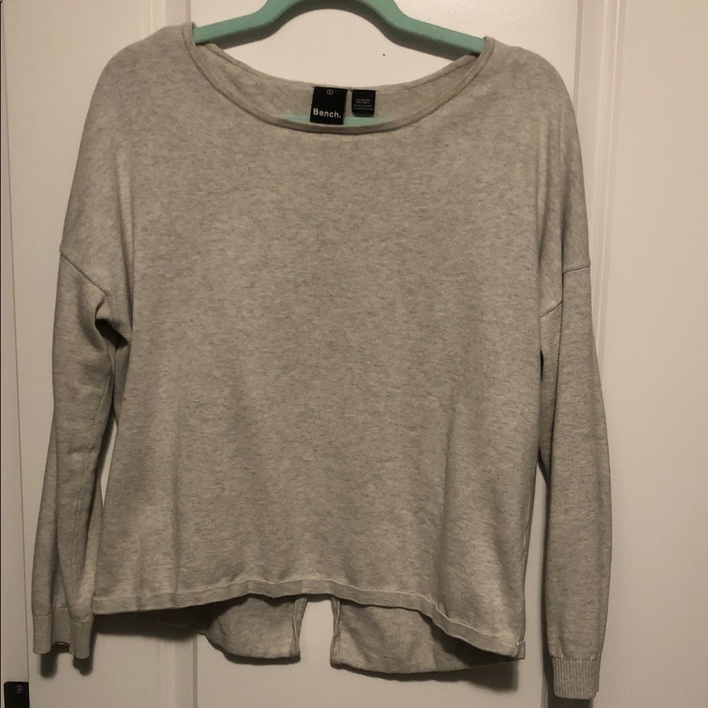 Bench Light Gray Top w/ Flyaway Back